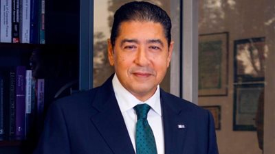 قرار رسمي بتعيين هشام عز العرب رئيسًا للبنك التجاري الدولي.. والسهم يعود للتداول