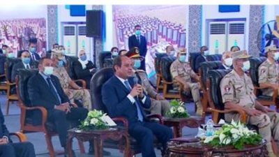 الرئيس السيسى: من حق الدولة إلزام السيارات الجديدة باستخدام الغاز للترخيص