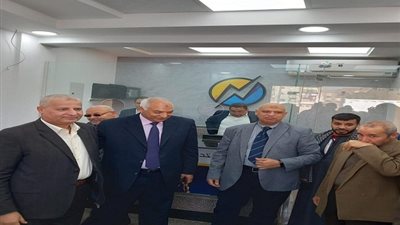 بحضور القيادات..افتتاح مركز خدمة العملاء والشحن المطور بقطاع كهرباء توزيع أسيوط جنوب