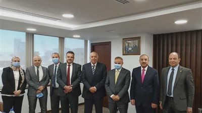 رئيس «غاز مصر» يبحث التعاون في توصيل الغاز مع رئيس بنك التنمية الصناعية