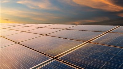 بتكلفة 120 مليون دولار.. «أيميا باور» الإماراتية تفوز بعقد بناء محطة طاقة شمسية في جنوب إفريقيا