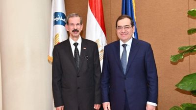 موظفو «بترول أبوقير» يتبرعون بأجر يوم من راتبهم لصندوق تحيا مصر