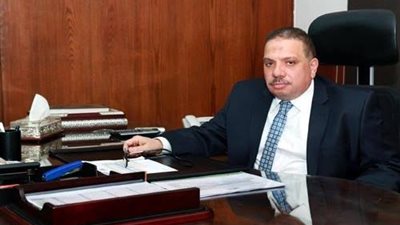 «البترول» تعلن تصدير شحنات جديدة من الزيوت الصناعية للأسواق الأفريقية