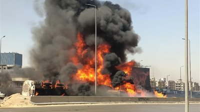مصدر: سيارة النقل المحترقة بالطريق الدائري تابعة لشركة خاصة