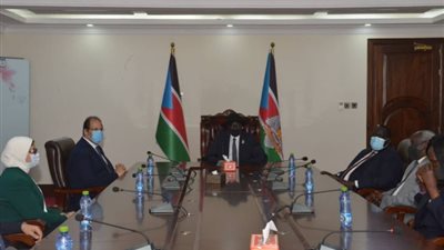 رئيس المخابرات ووزيرة الصحة ومسئولين بجنوب السودان يفتتحون المركز الطبى المصرى بجوبا