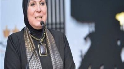 وزيرة الصناعة: لا ضغوط علي سائقي الميكروباص عند تحويل   السيارت للغاز
