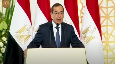 وزير البترول للرئيس: 7.5 مليار دولار حجم استثمارات مشروعات زيادة إنتاج البنزين