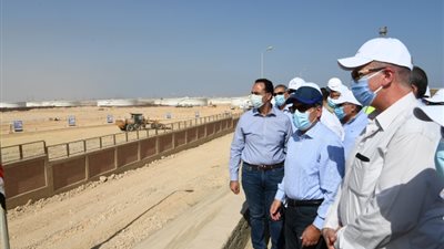 الملا يتفقد خط السخنة – التبين الجديد لنقل المنتجات البترولية