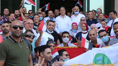 صور.. «جنوب الوادي القابضة للبترول» تنظم مسيرة حاشدة احتفالا بنصر اكتوبر ودعم الدولة
