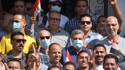 صور.. العاملون بشركة غاز الأقاليم يحتفلون بانتصارات أكتوبر