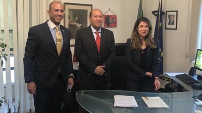 سفير مصر في روما يشارك في مراسم توقيع إيطاليا على ميثاق منظمة غاز شرق المتوسط