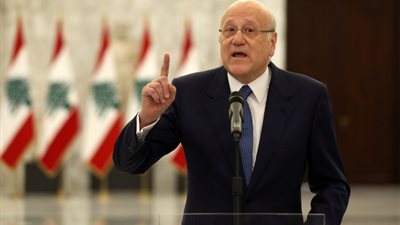 رئيس الحكومة اللبنانية يشهد توقيع تعديل اتفاقية التنقيب عن الغاز بالرقعتين 4 و9 بالمياه اللبنانية