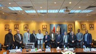 خلال الجمعية..ماذا قال وزير البترول عن الشركة العامة ؟