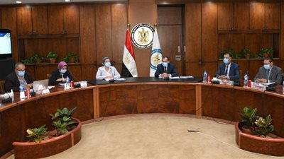 وزيرا البترول والبيئة يجتمعا لمتابعة تنفيذ خطط الإصلاح البيئى لشركات البترول