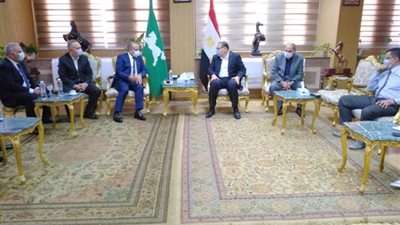 خلال لقائه محافظ الشرقية.. رئيس «غاز القاهرة»: توصيل الخدمة لـ 25 ألف وحدة بالربع الأخير من العام