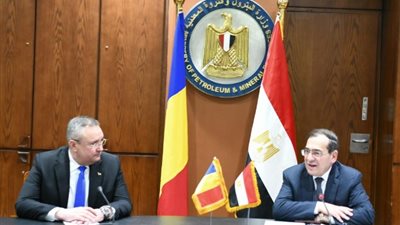 وزير البترول يبحث مع رئيس وزراء رومانيا التعاون بين الجانبين