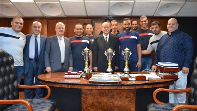 خلال استقباله فريق 