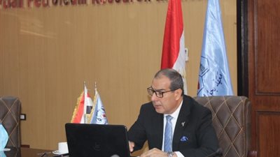 بالفيديو كونفرانس ..مدير 