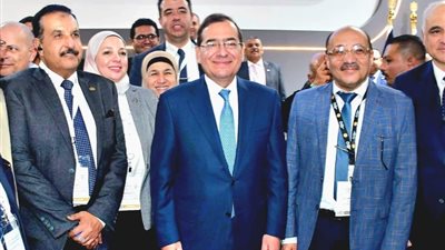 وزير البترول يتفقد جناح «مصر للبترول» بـ«إيجبس 2023»