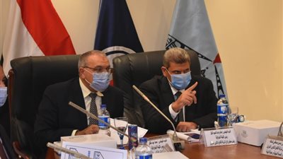 بالصور.. اللجنة الجغرافية البترولية بالقاهرة تجتمع لمتابعة المشروعات الجاري تنفيذها