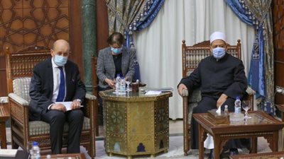 شيخ الأزهر لوزير الخارجية الفرنسي:الإساءة لنبينا محمد مرفوضة وسنتتبع من يُسئ له في المحاكم الدولية
