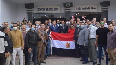 صور.. قطاع التعدين بقيادة خشب وفاروق يشارك بكثافة في انتخابات مجلس النواب