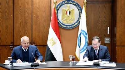 وزيرا البترول والنقل يناقشان تطوير الموانئ البترولية المتخصصة