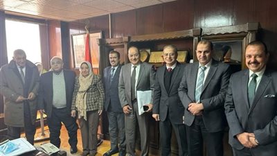 حصرى..الموافقة على زيادة بدلى الوجبة والإنارة للعاملين بالكهرباء