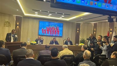 صور.. وزير البترول يتفقد الورش الرئيسية لشركة غاز مصر بمنطقة أبو رواش