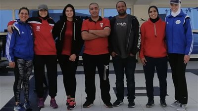 مدير فني ولاعب من 