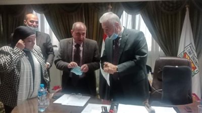 تفاصيل اجتماع رئيس القناة للكهرباء مع محافظة جنوب سيناء ورجال الأعمال والمستثمرين