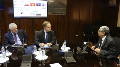 وزير الكهرباء يستقبل سفير بريطانيا ووفد من الشركات البريطانية لبحث سبل التعاون مصر