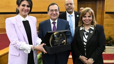 وزير البترول يكرم النماذج النسائية المتميزة بالقطاع