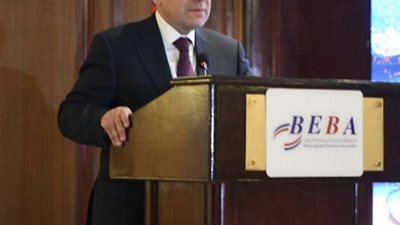 خلال لقاء الجمعية البريطانية.. الملا: اعداد استراتيجية الطاقة المستدامة 2035 بالتعاون مع الكهرباء