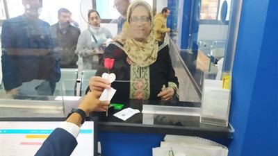 كيف احتفلت مراكز خدمات عملاء الكهرباء بعيد الأم