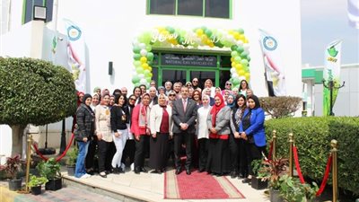 رئيس كارجاس يحتفل بعيد الأم وسط سيدات الشركة