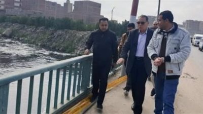 محافظ الشرقية يتفقد أعمال إصلاح تسريب خط الغاز الطبيعى بمصرف بلبيس