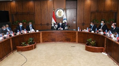 تفاصيل المؤتمر الصحفي لوزير البترول للاعلان عن نتائج  مزايدة الذهب