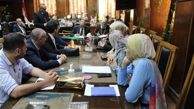 بـ823 مليون جنيه.. «نقل الكهرباء»توقع عقد لتدعيم الشبكة بأسيوط