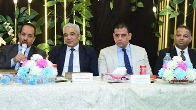 بشهادات تقدير ومبالغ مالية..«نقابية مصر العليا»للكهرباء تكرم العاملين المتميزين فى قطاع سوهاج