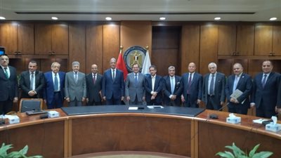 وزير البترول يعقد الاجتماع الدورى الثانى لمتابعة إجراءات وخطط رفع الكفاءة التشغيلية لشركات الإنتاج