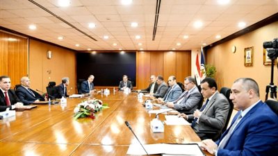 وزير البترول يتابع تنفيذ خطط تكامل وتحسين كفاءة العمليات بين الشركات ذات معدلات الإنتاج الصغيرة