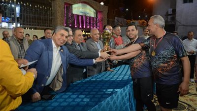 رئيس وقيادات«البحيرة للتوزيع» يشهدون نهائى الدورة الرمضانية