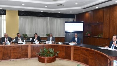 الملا يؤكد علي أهمية إيجاد حلول ابتكارية واستغلال تسهيلات العمليات بالمناطق البترولية ومنها سيناء