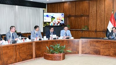 وزير البترول يلتقي وفد شركة Qazaq Geophysics الكازاخستانية