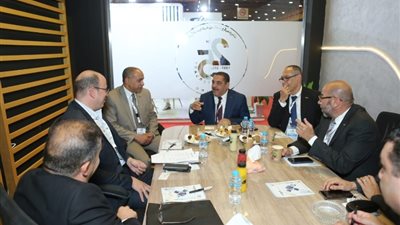 بالصور.. شركة سيدبك تفتتح جناحها بمعرض أفروبلاست