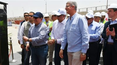 «الملا» يفتتح ويتفقد ورش التصنيع المركزية الجديدة لبتروجت فى أسيوط