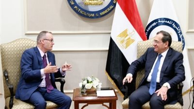 «الملا»يستقبل سفير التشيك بالقاهرة لبحث الفرص المتاحة التعدين وتكنولوجيا الهيدروجين الأخضر