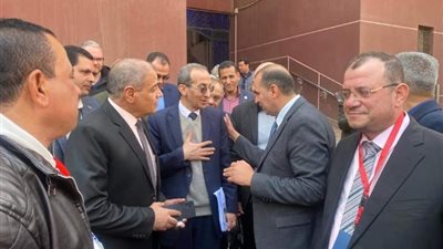 الدستاوى يتابع سير العمل بجنوب الدلتا لتوزيع الكهرباء