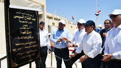 البترول x أسبوع.. الملا يلتقي رئيسي وورلى بارسونز وشيفرون ويسلم الرخصة الثانية لنشاط تموين السفن